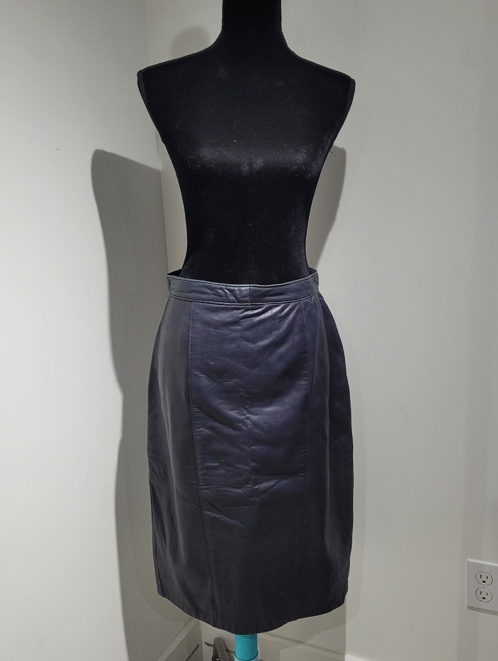 Vintage Women's Classic Genuine Leather Pencil Skirt 14 Navy Blue Tailored